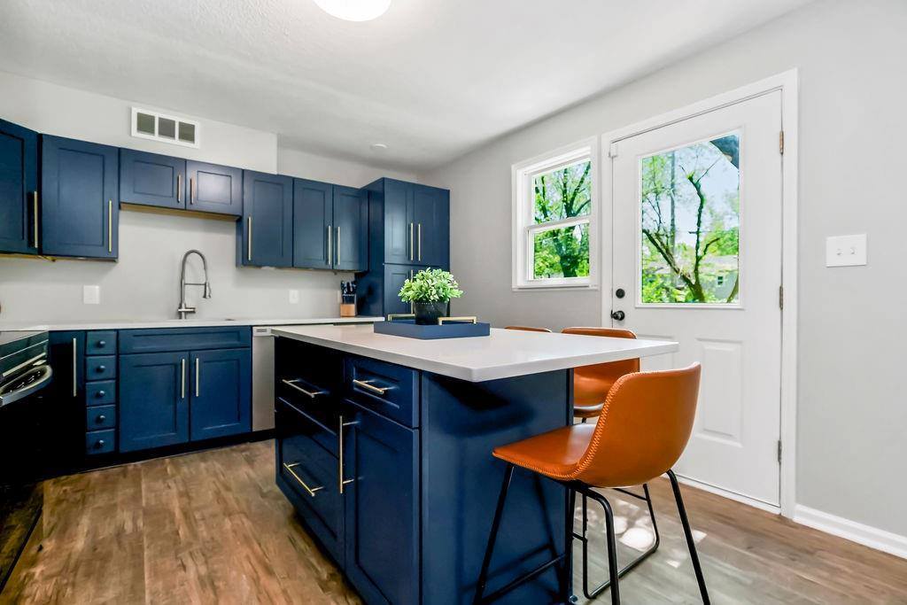 6407 West 82nd Street, Overland Park, KS 66204