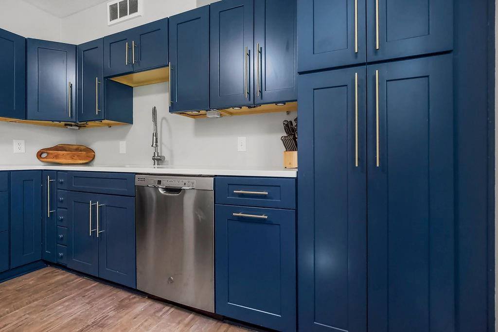 6407 West 82nd Street, Overland Park, KS 66204