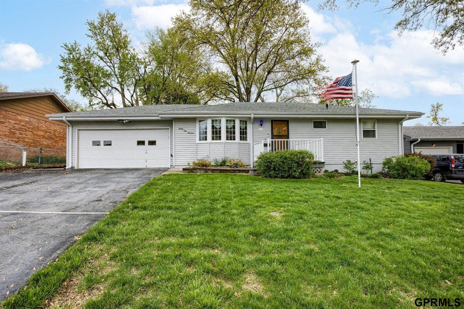 3113 South 137th Street, Omaha, NE 68144