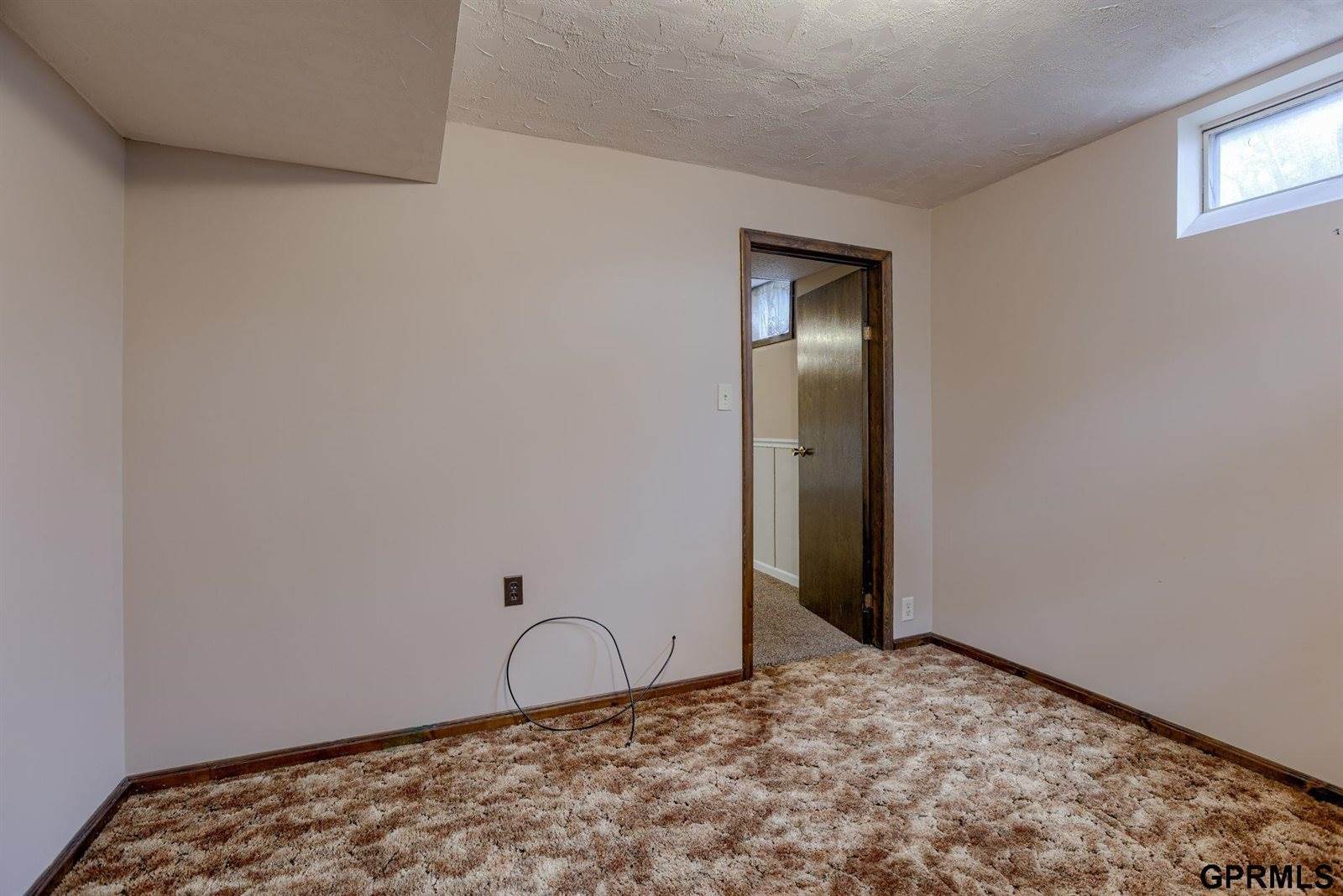 3113 South 137th Street, Omaha, NE 68144