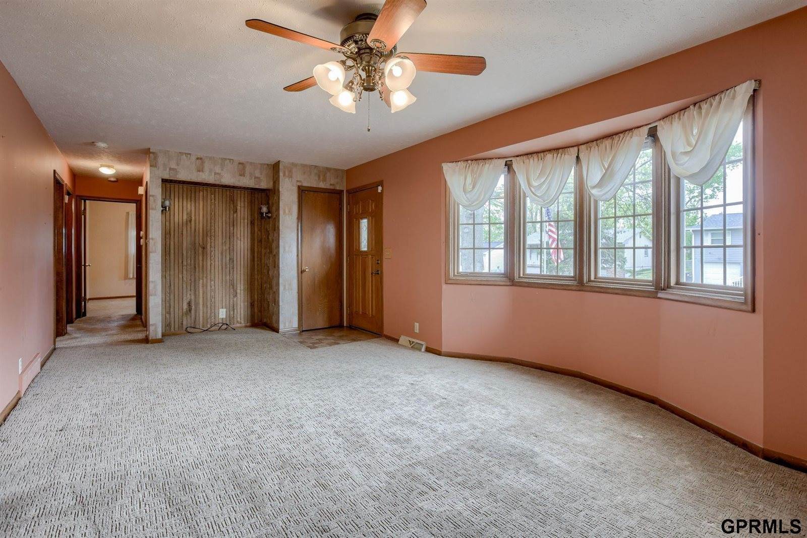 3113 South 137th Street, Omaha, NE 68144