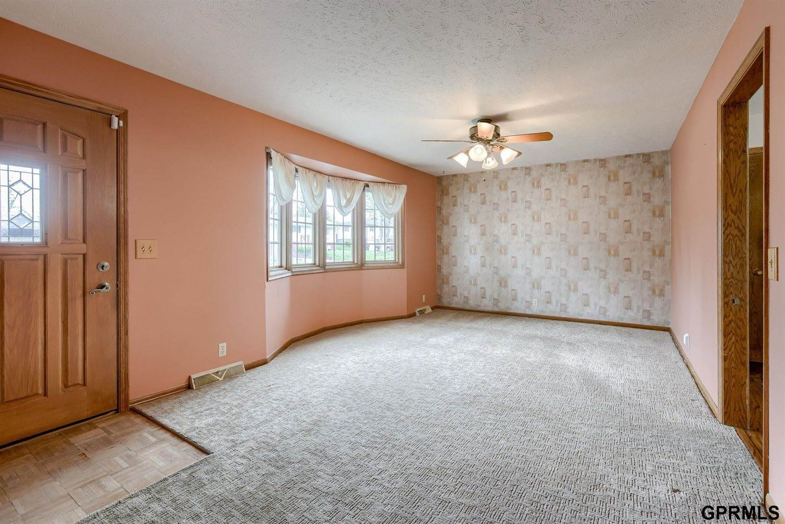 3113 South 137th Street, Omaha, NE 68144