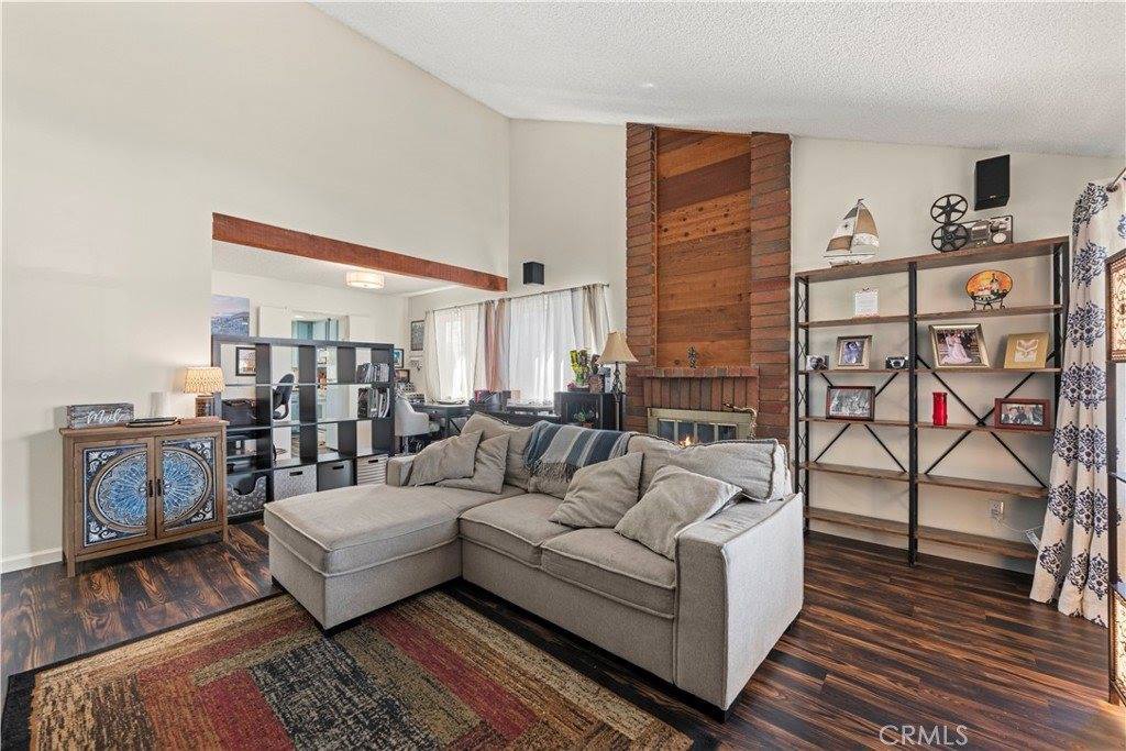 28142 Thorley Court, Canyon Country, CA 91351