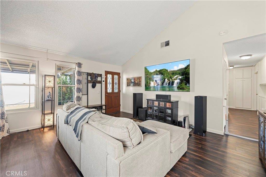 28142 Thorley Court, Canyon Country, CA 91351