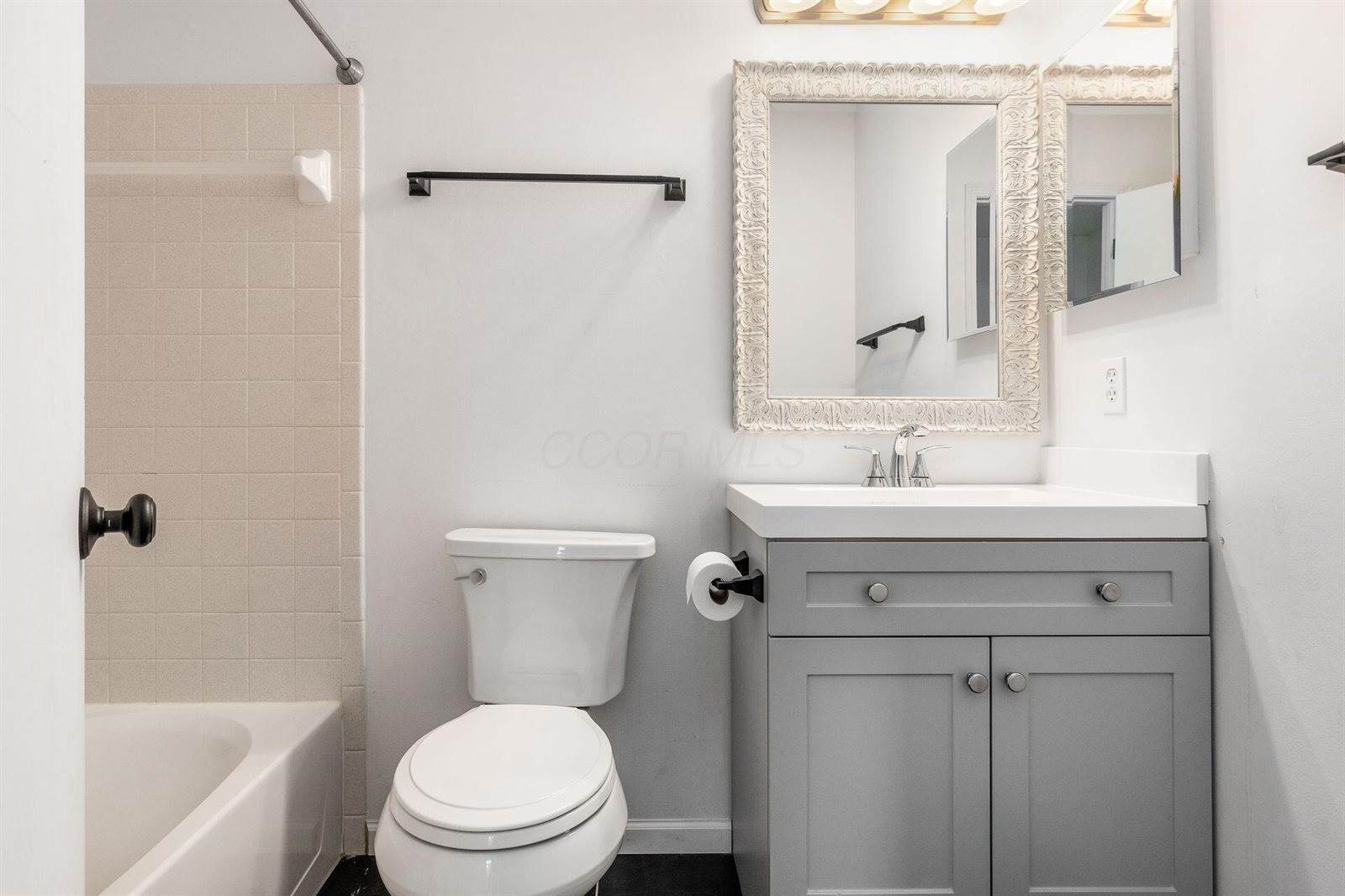 5017 Crestbury Court, Hilliard, OH 43026