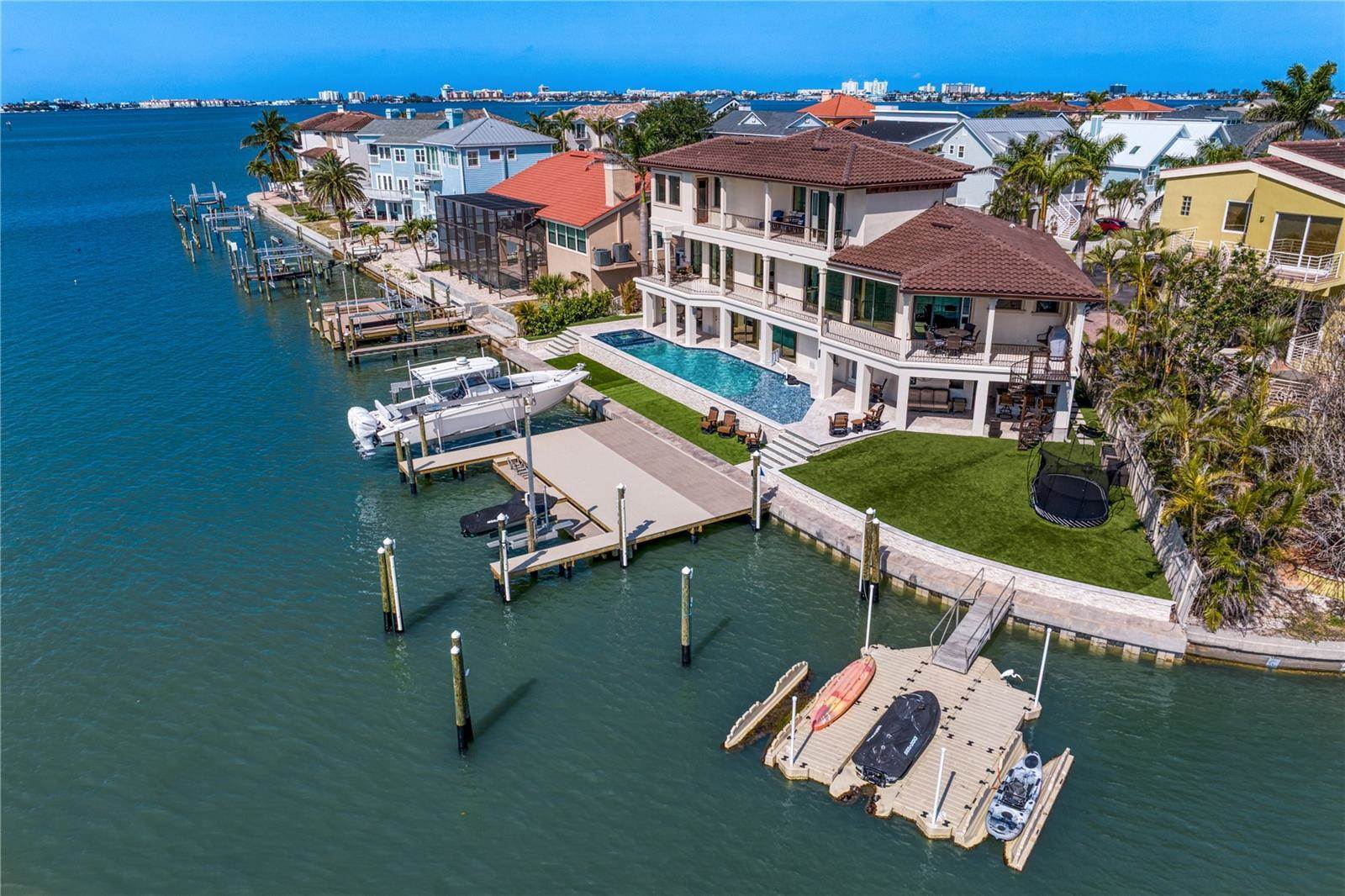 5939 Bayview Circle South, Gulfport, FL 33707