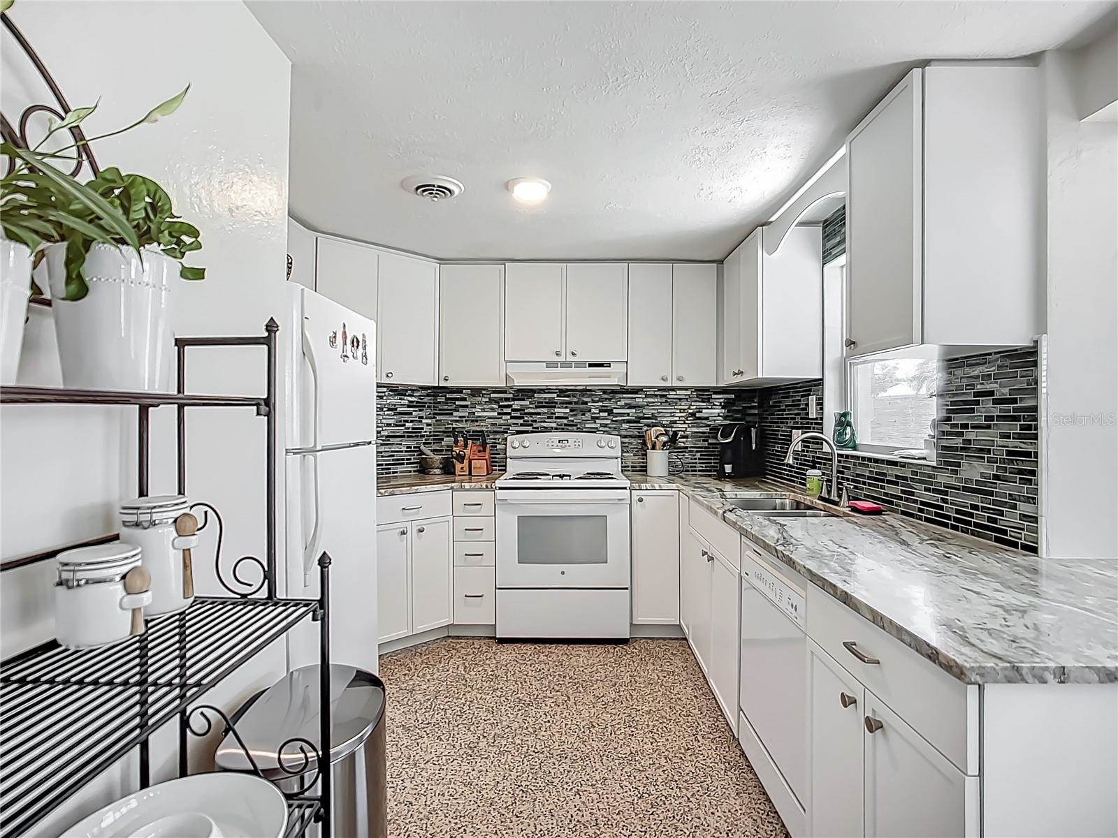 2108 Lee Lane, Sarasota, FL 34231