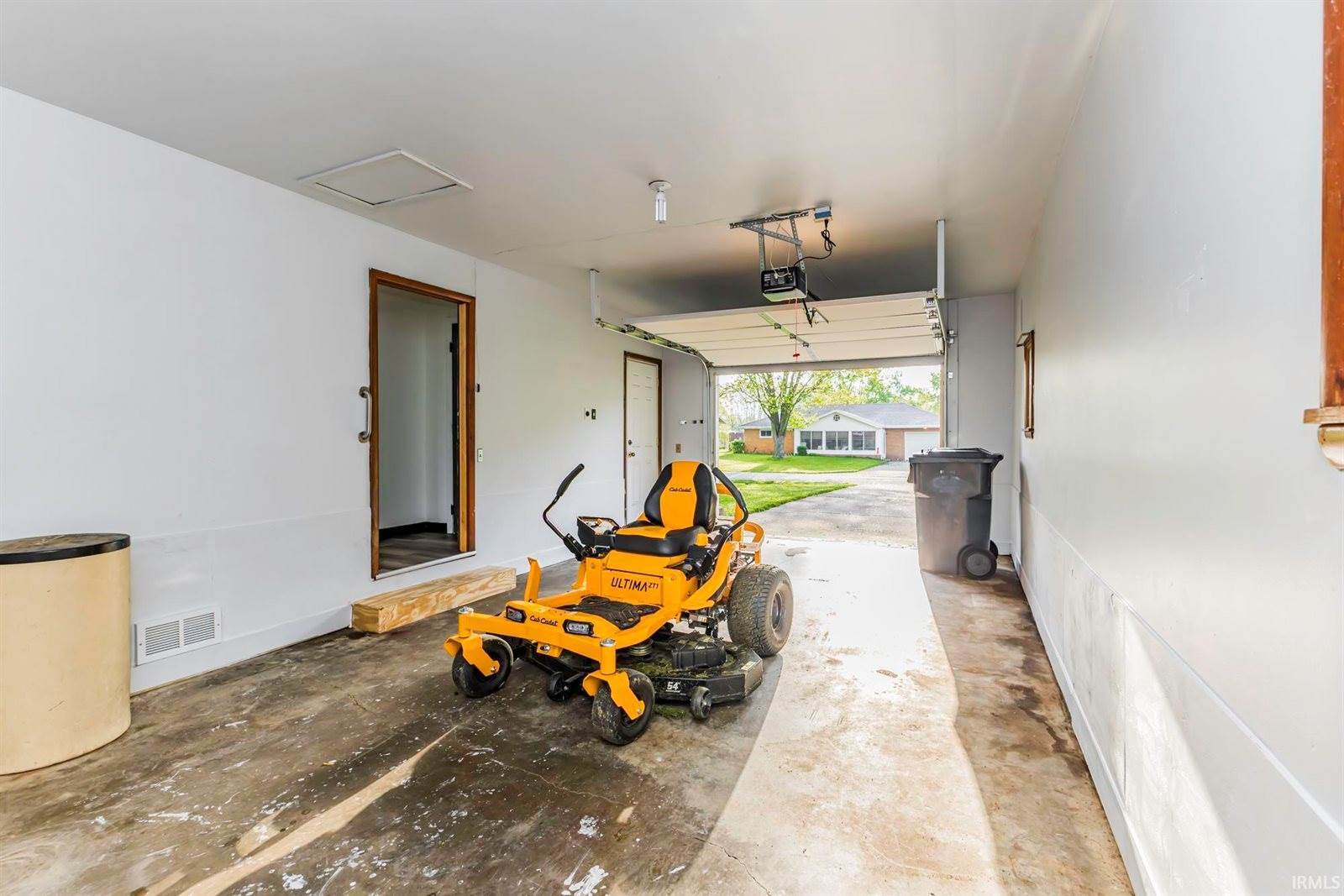 305 N Ellis Road, Muncie, IN 47303