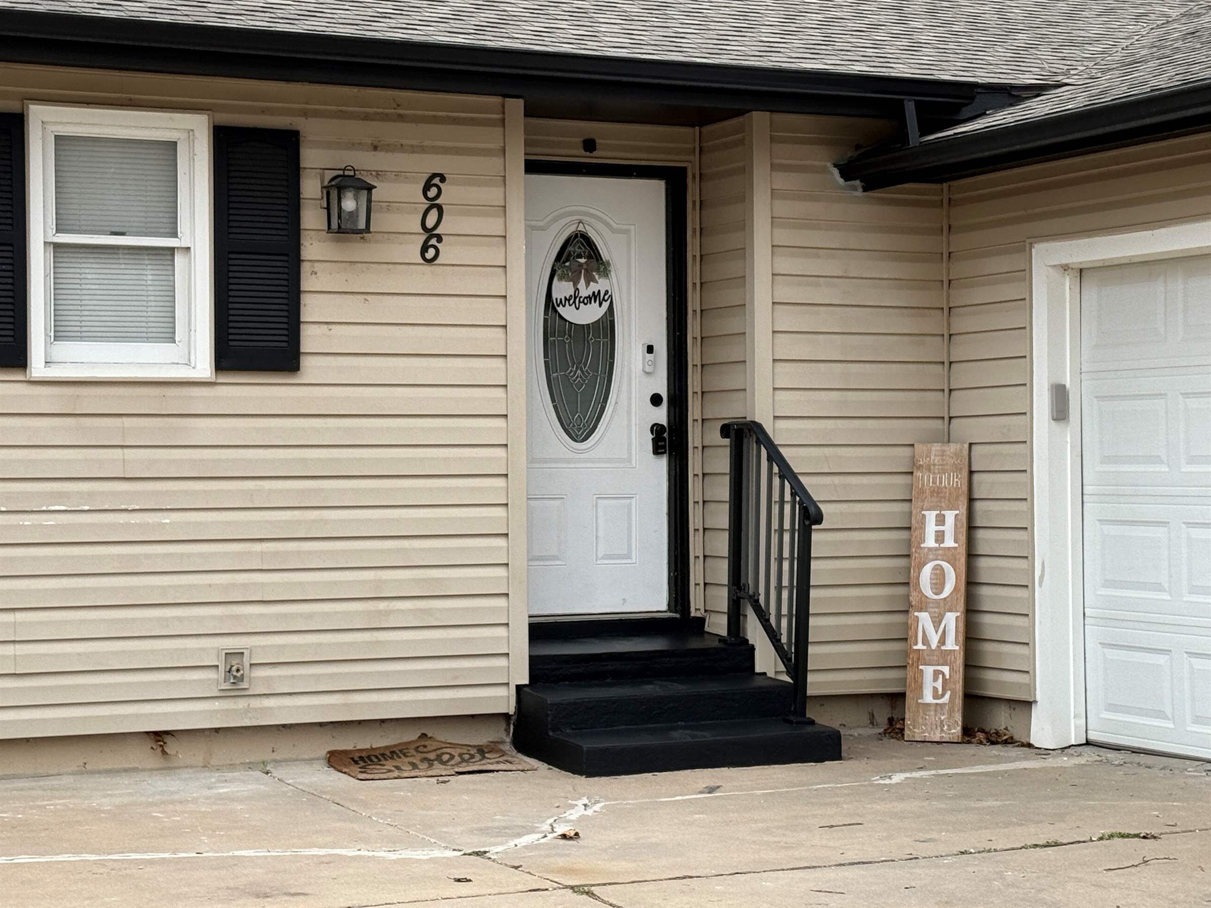 606 Renee Dr, Andover, KS 67002