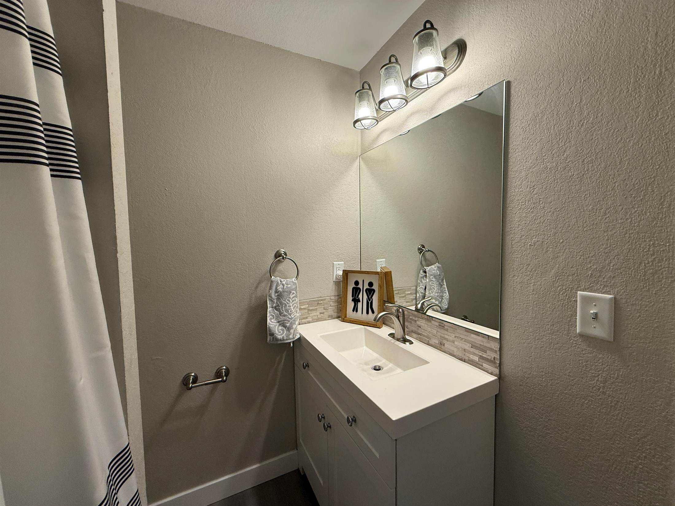 606 Renee Dr, Andover, KS 67002