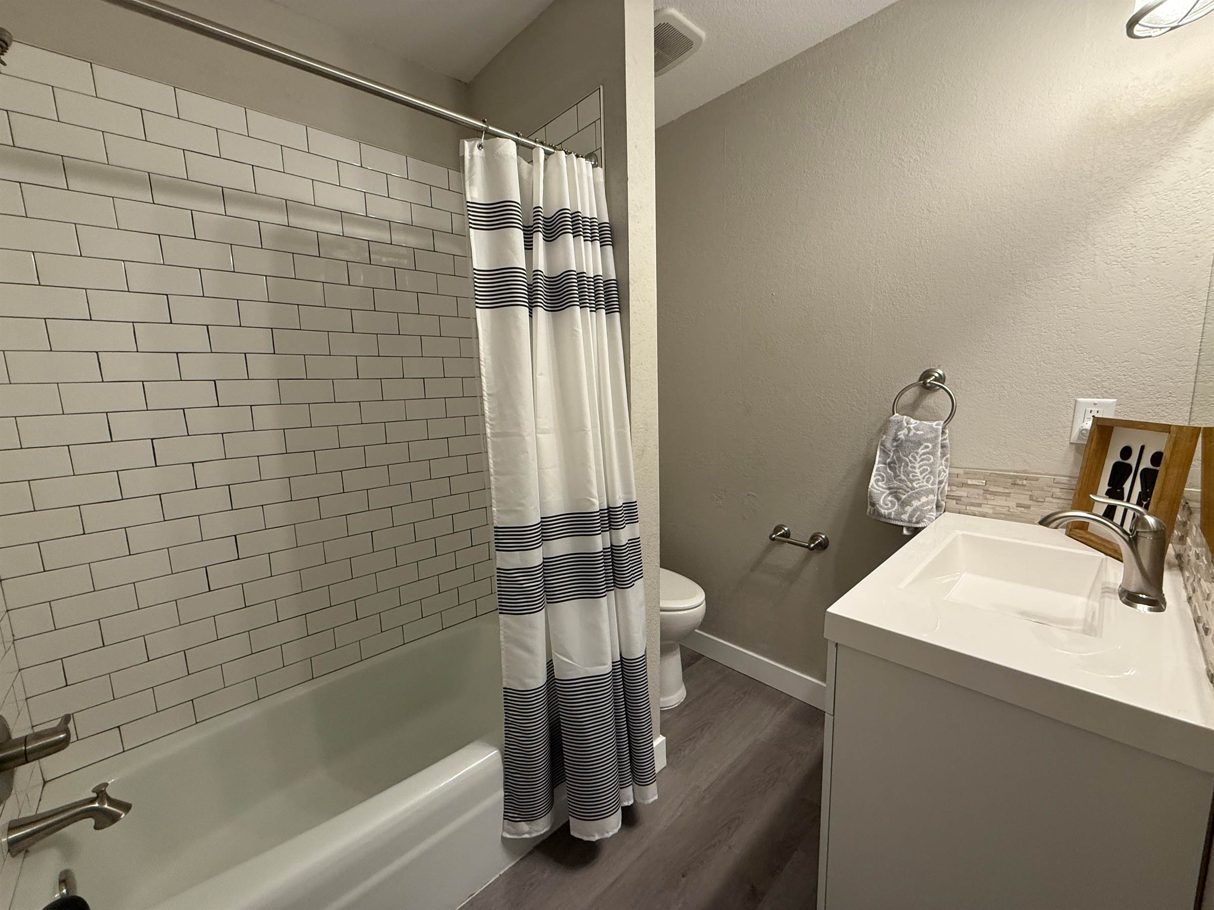 606 Renee Dr, Andover, KS 67002