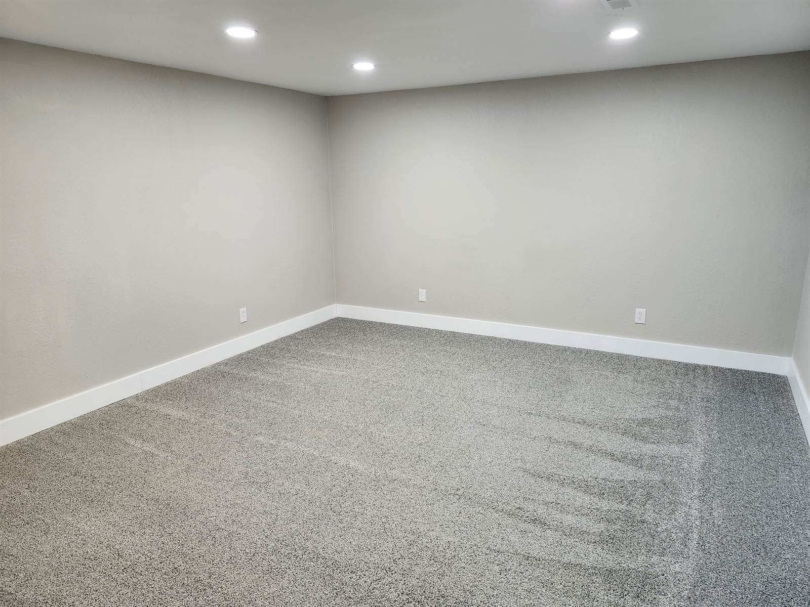 606 Renee Dr, Andover, KS 67002