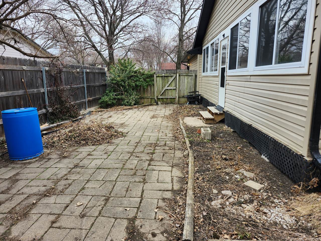 606 Renee Dr, Andover, KS 67002