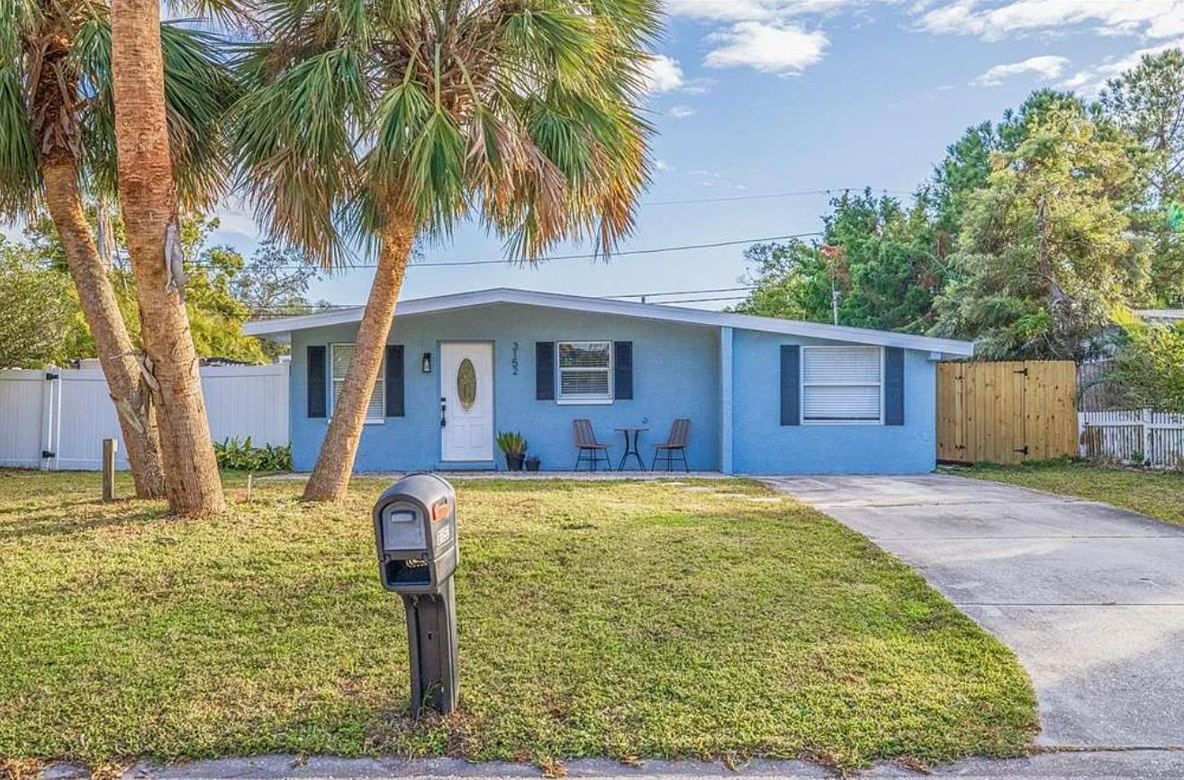 3152 Karen Ave, Largo, FL 33744