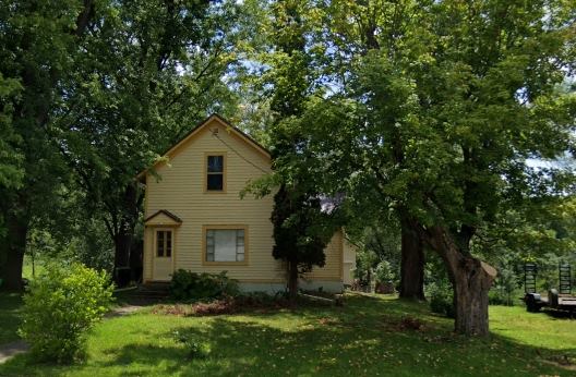 315 W Begley St, Greenwood, WI 54437