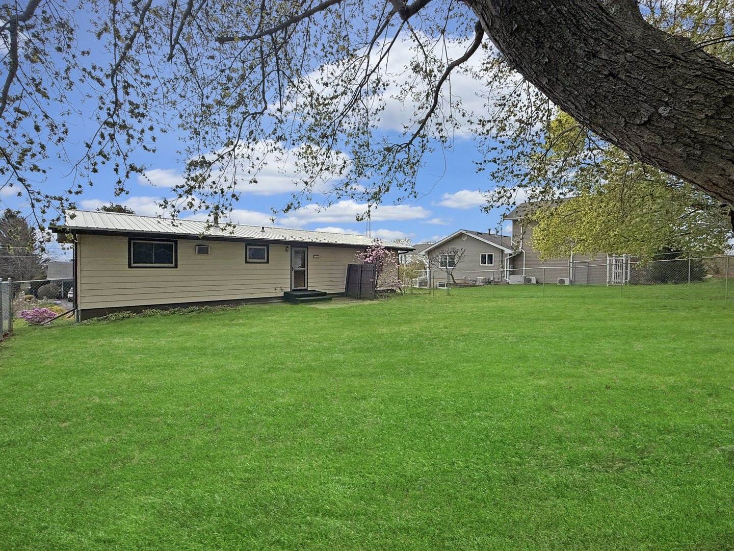 584 South Ward Street, Stockton, IL 61085