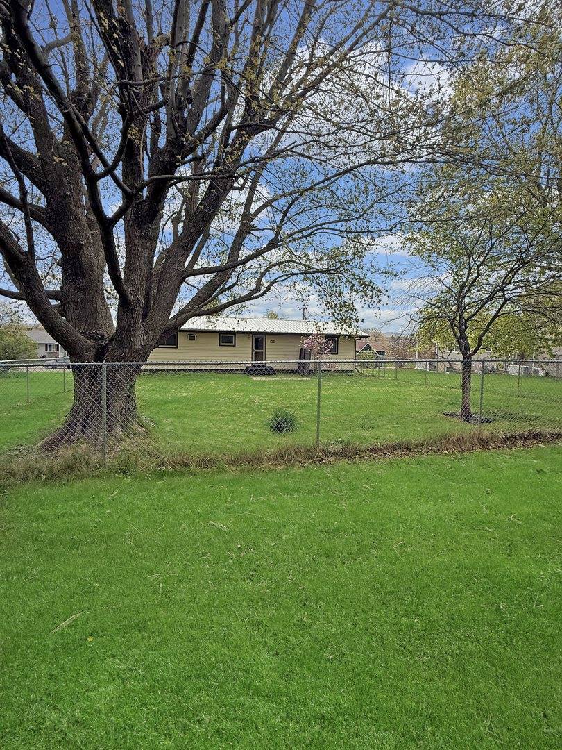 584 South Ward Street, Stockton, IL 61085