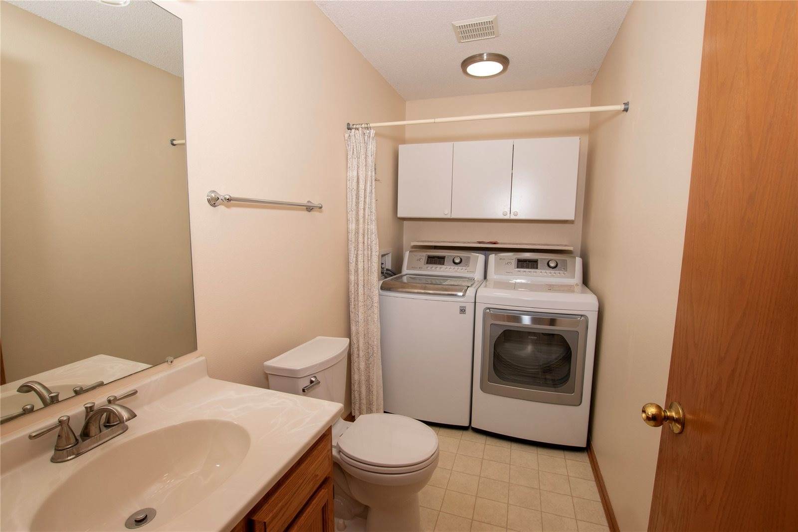 1021 Ridgewood Court, West Des Moines, IA 50265