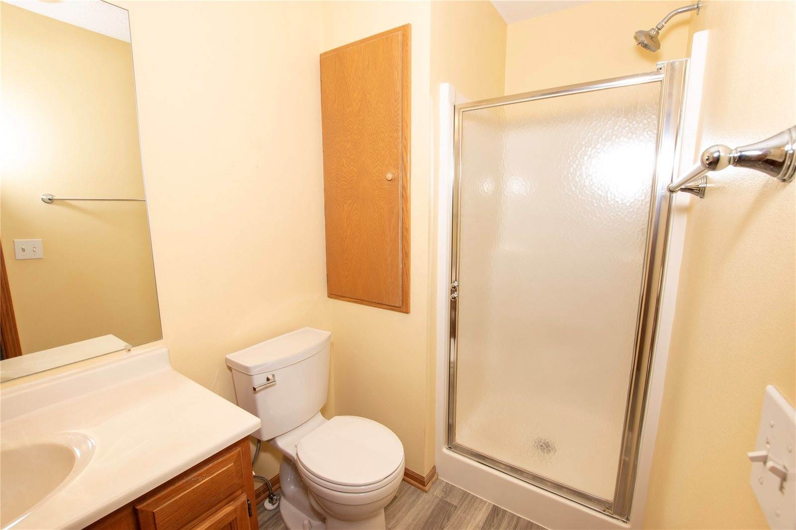 1021 Ridgewood Court, West Des Moines, IA 50265