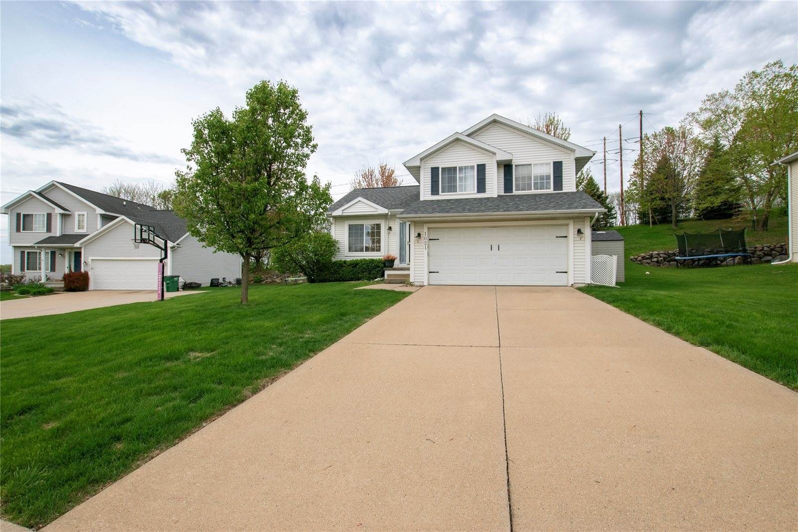 1021 Ridgewood Court, West Des Moines, IA 50265