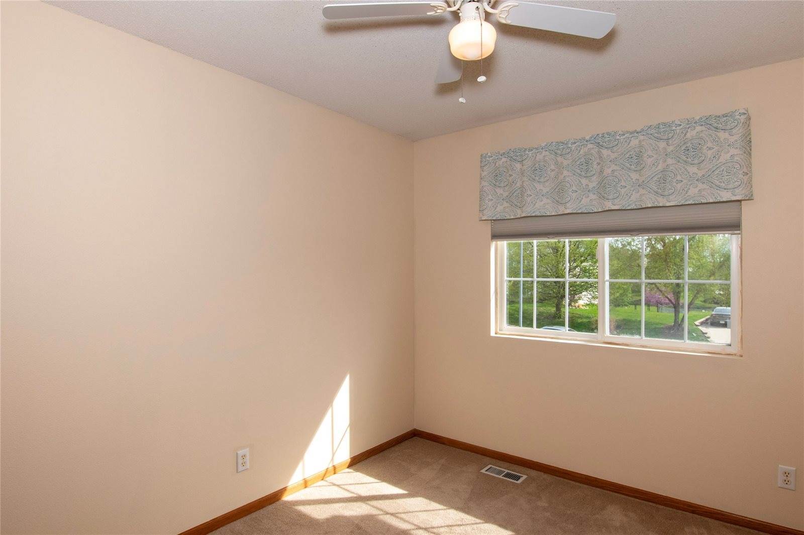 1021 Ridgewood Court, West Des Moines, IA 50265