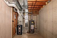 1021 Ridgewood Court, West Des Moines, IA 50265