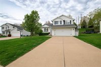 1021 Ridgewood Court, West Des Moines, IA 50265
