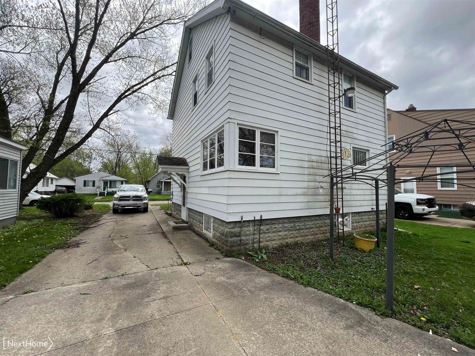 2213 Pennsylvania Avenue, Flint, MI 48506