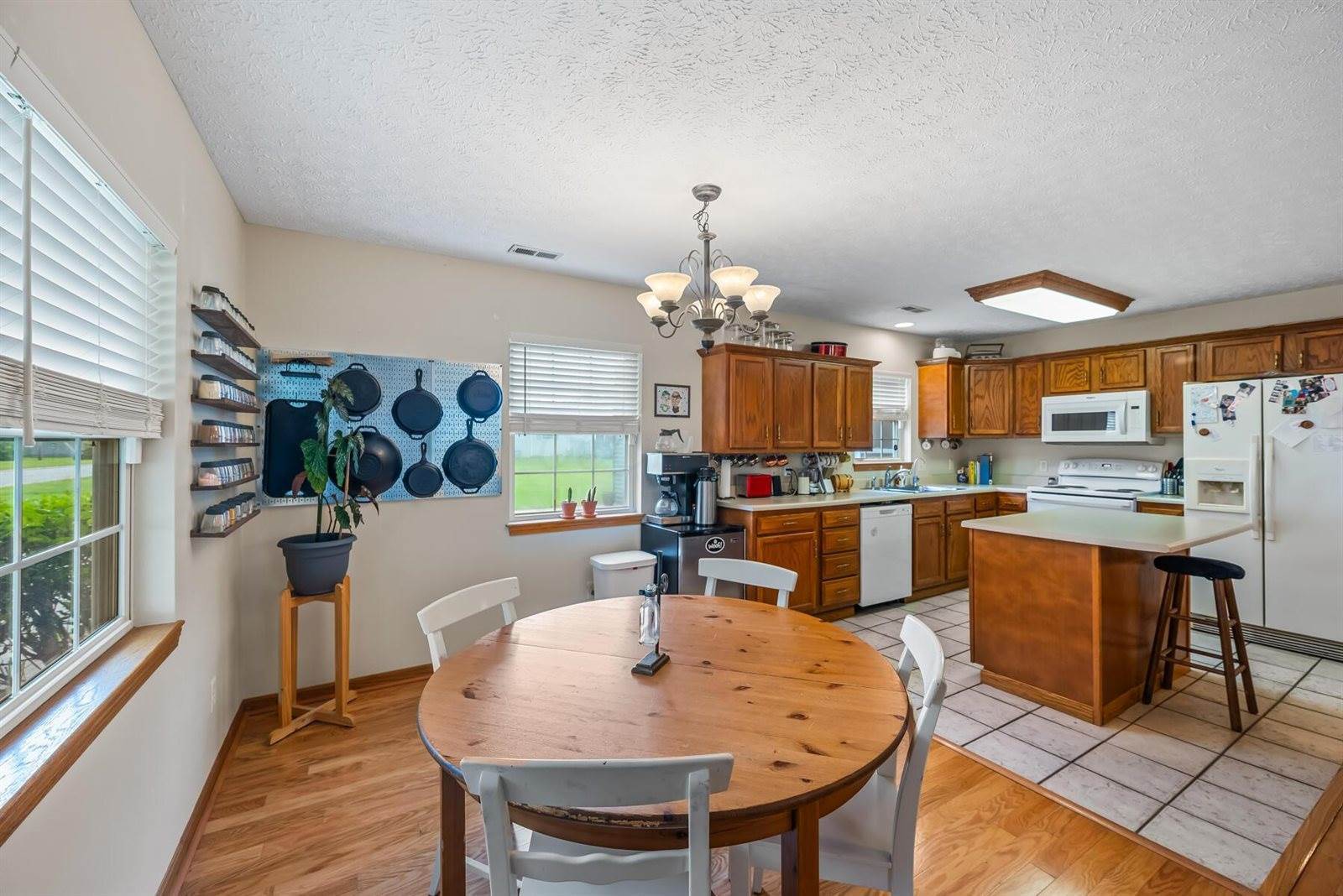 949 West Beal Avenue, Bucyrus, OH 44820