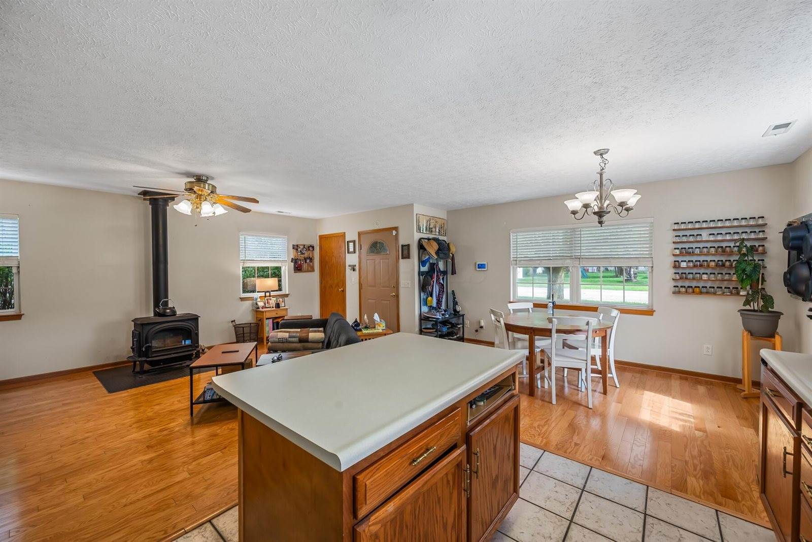 949 West Beal Avenue, Bucyrus, OH 44820