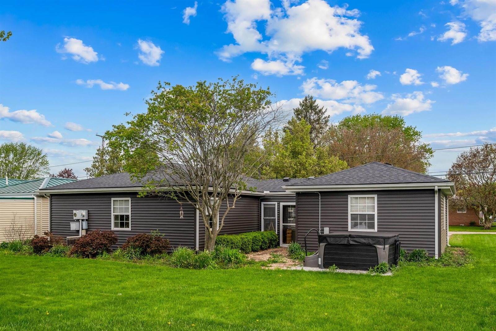 949 West Beal Avenue, Bucyrus, OH 44820