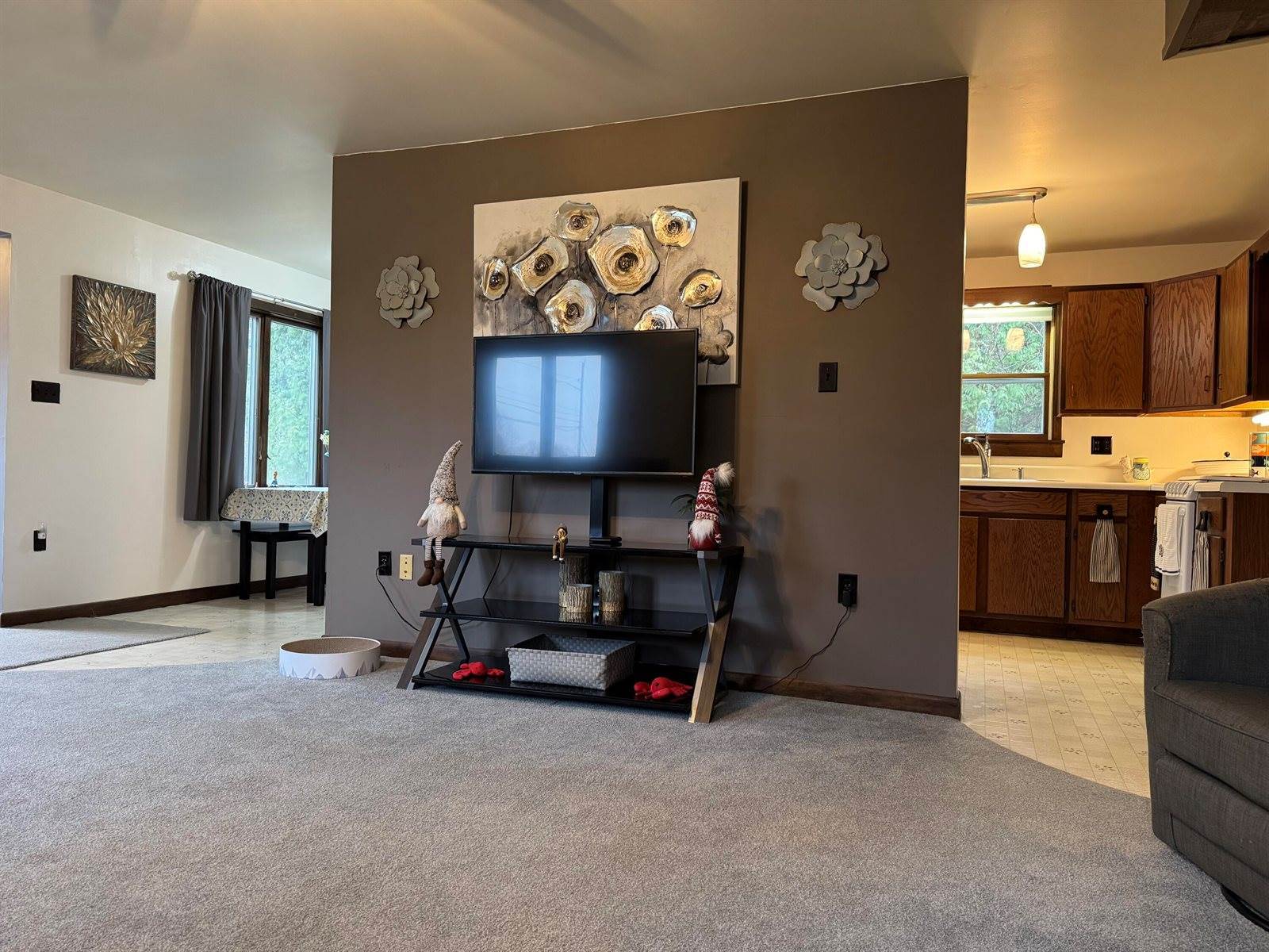 3043 West Chapman Road, Mapleton, ME 04757