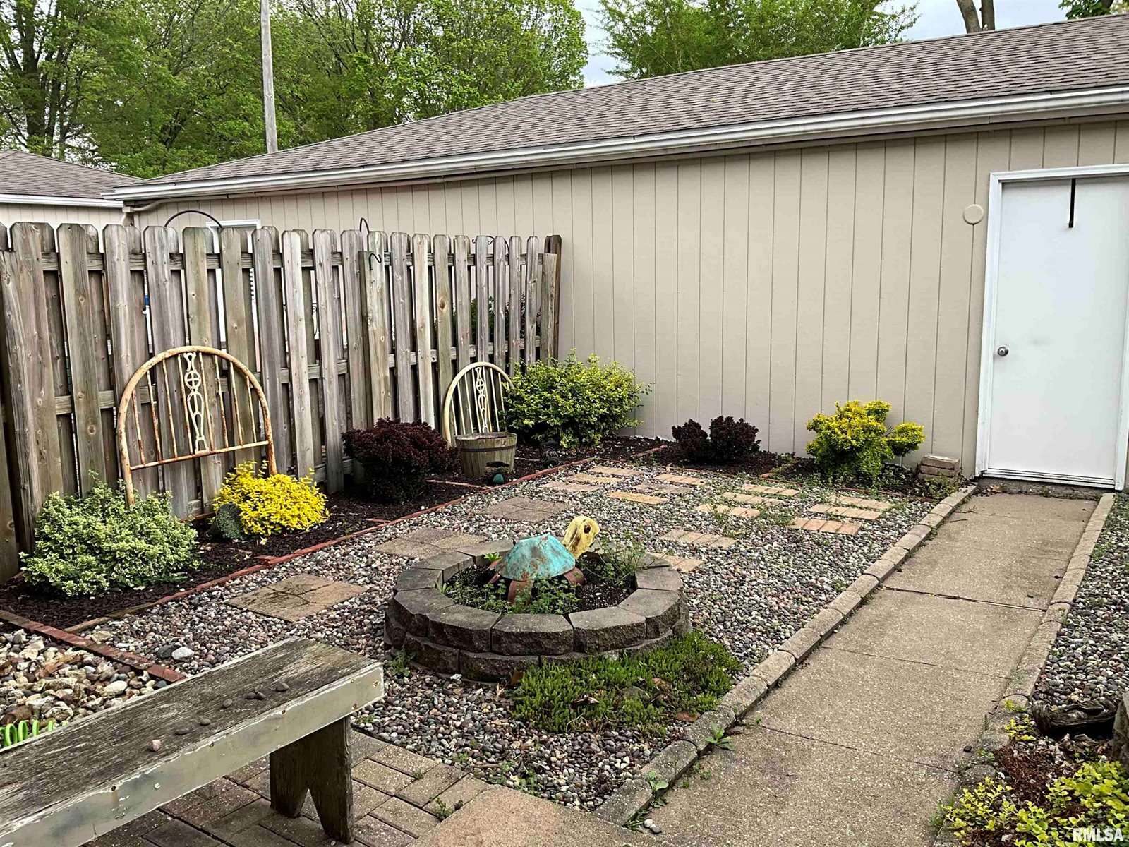 1513 21ST Avenue, #7, Rock Island, IL 61201