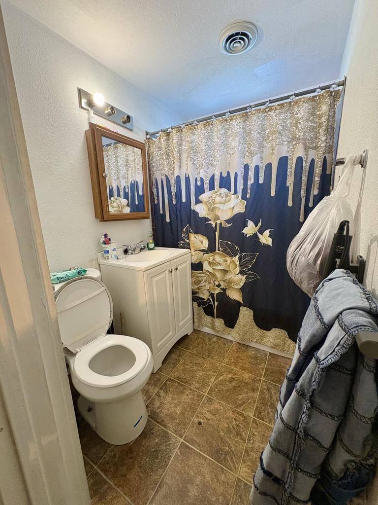 2246 S 12th STREET, Milwaukee, WI 53215