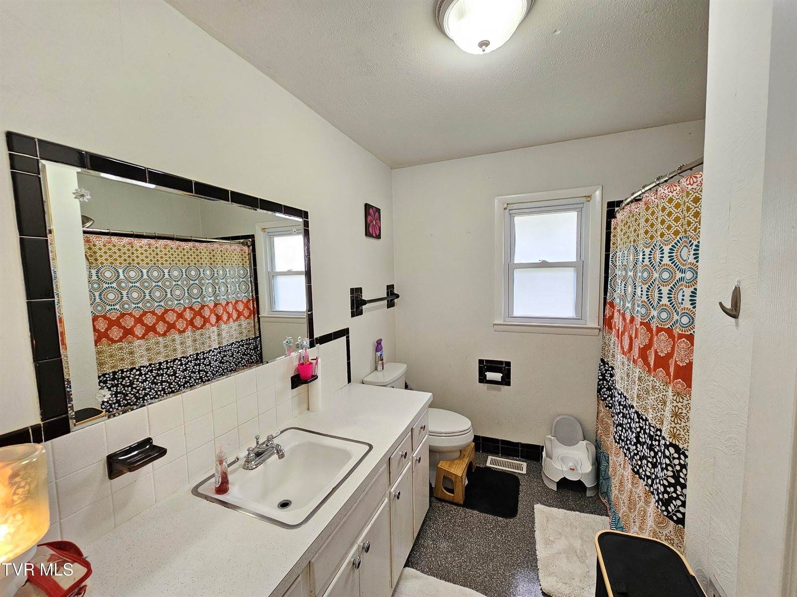 2029 Dave Buck Road, Johnson City, TN 37601