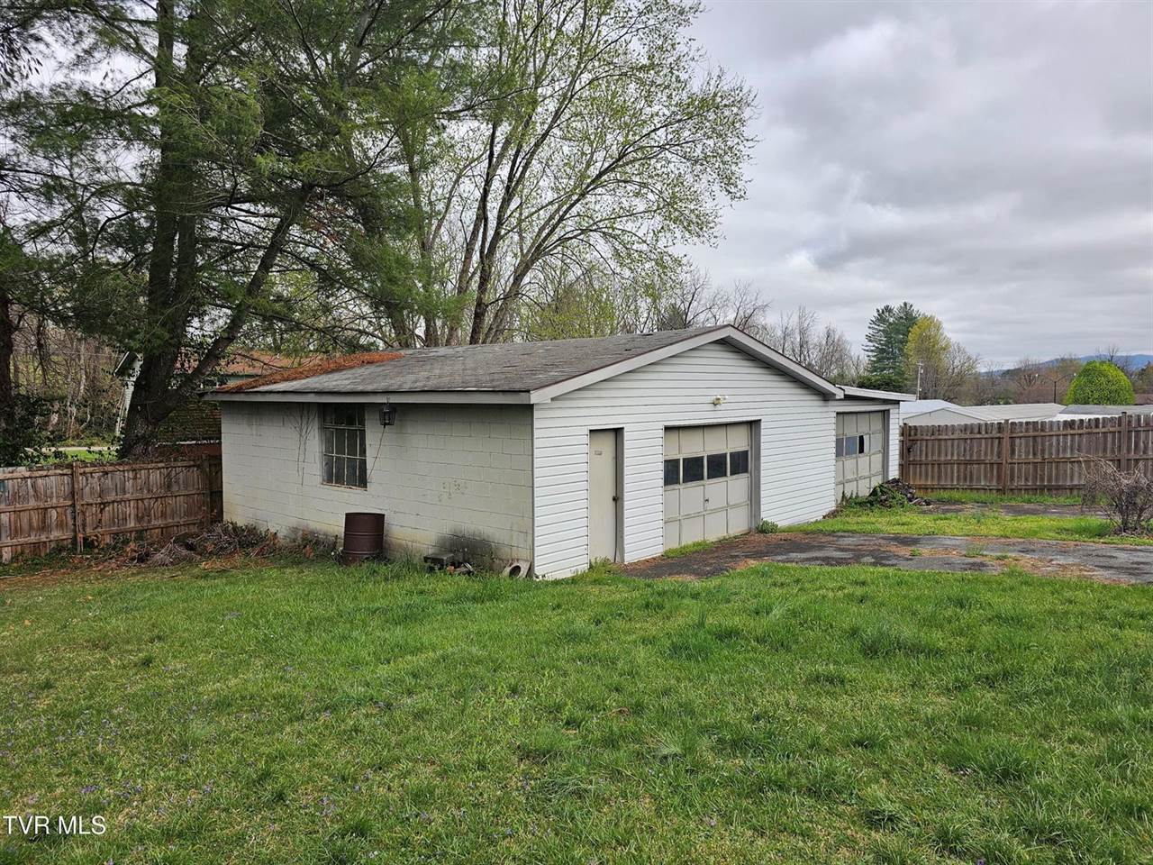 2029 Dave Buck Road, Johnson City, TN 37601