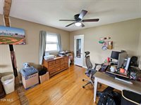 2029 Dave Buck Road, Johnson City, TN 37601