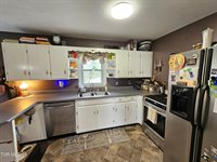 2029 Dave Buck Road, Johnson City, TN 37601