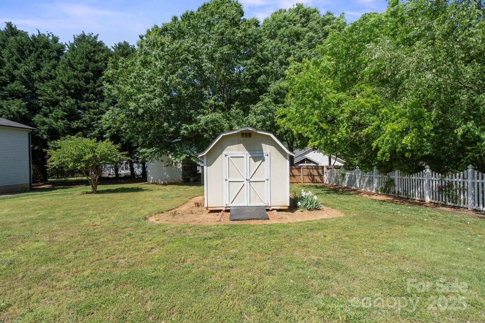 123 Shoreview Drive, Mooresville, NC 28117