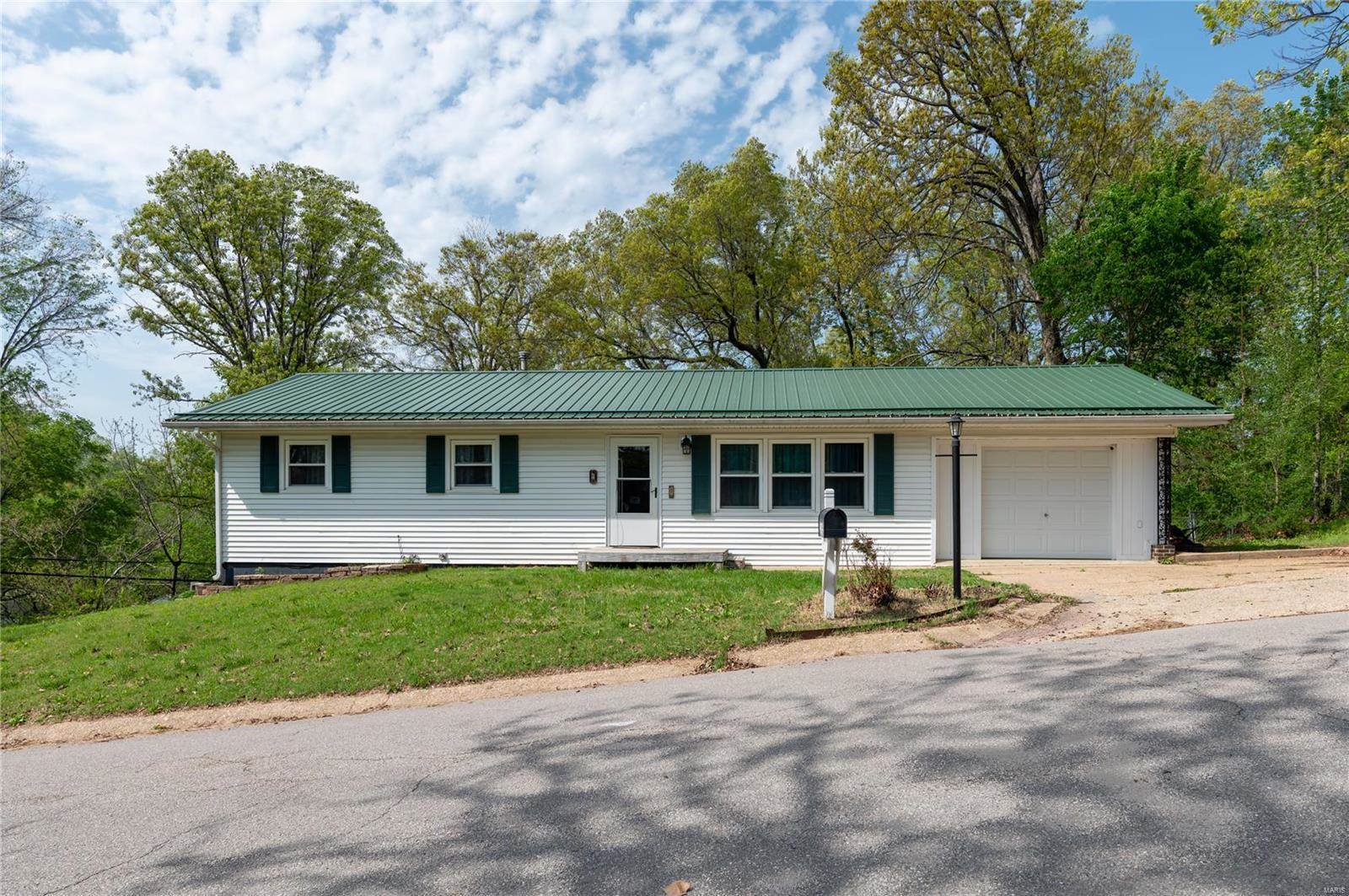 21695 Sable Road, Waynesville, MO 65583