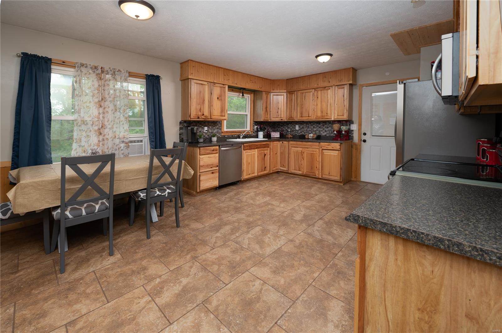 21695 Sable Road, Waynesville, MO 65583