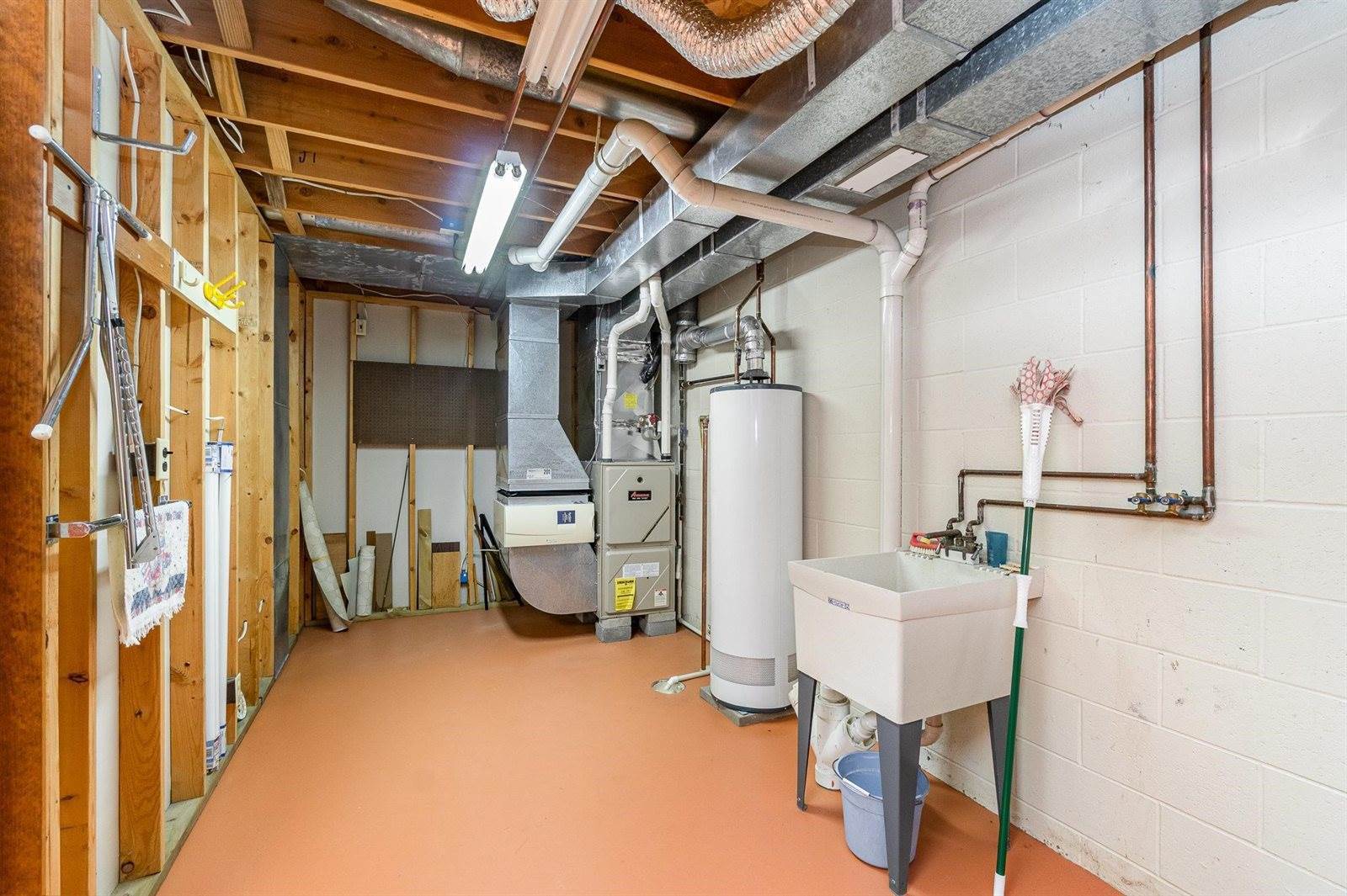 927 E Harbor View, Bay City, MI 48706