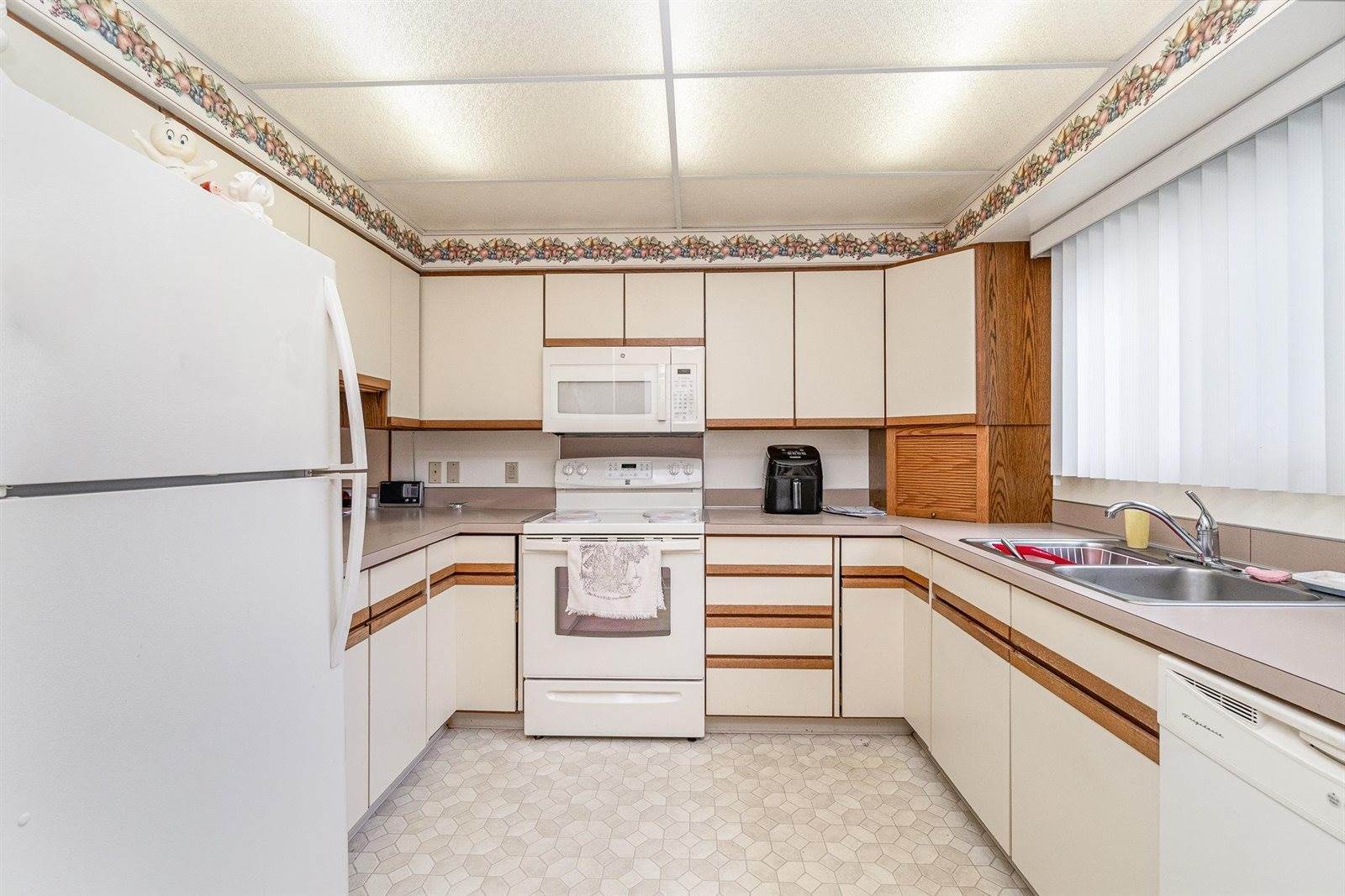 927 E Harbor View, Bay City, MI 48706