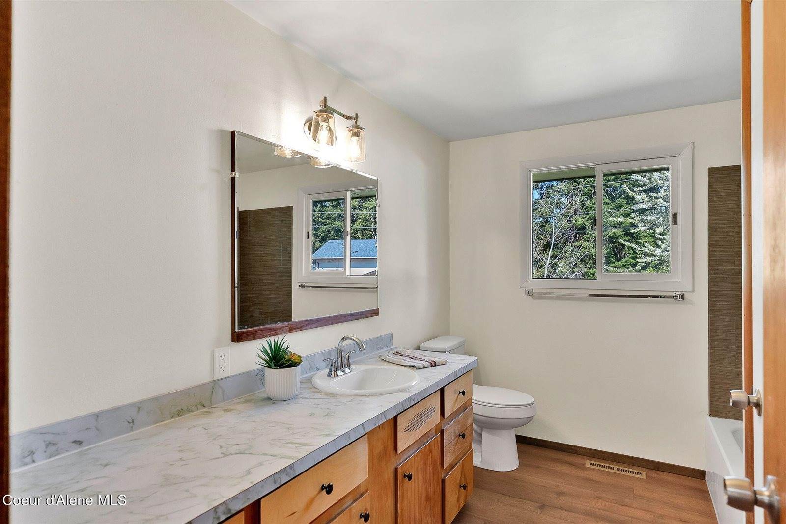 407 East Buttercup Ln, Coeur d'Alene, ID 83815