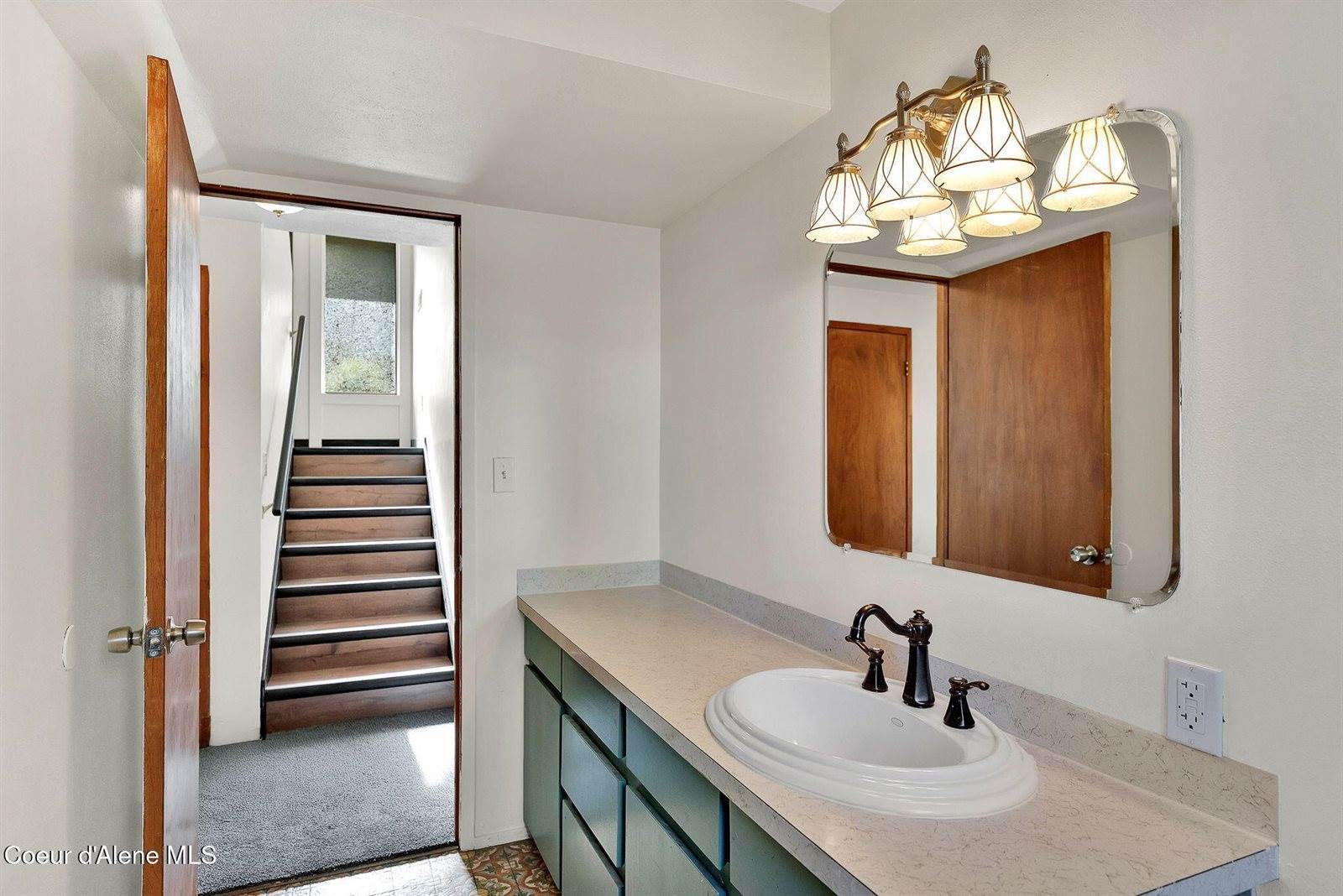 407 East Buttercup Ln, Coeur d'Alene, ID 83815