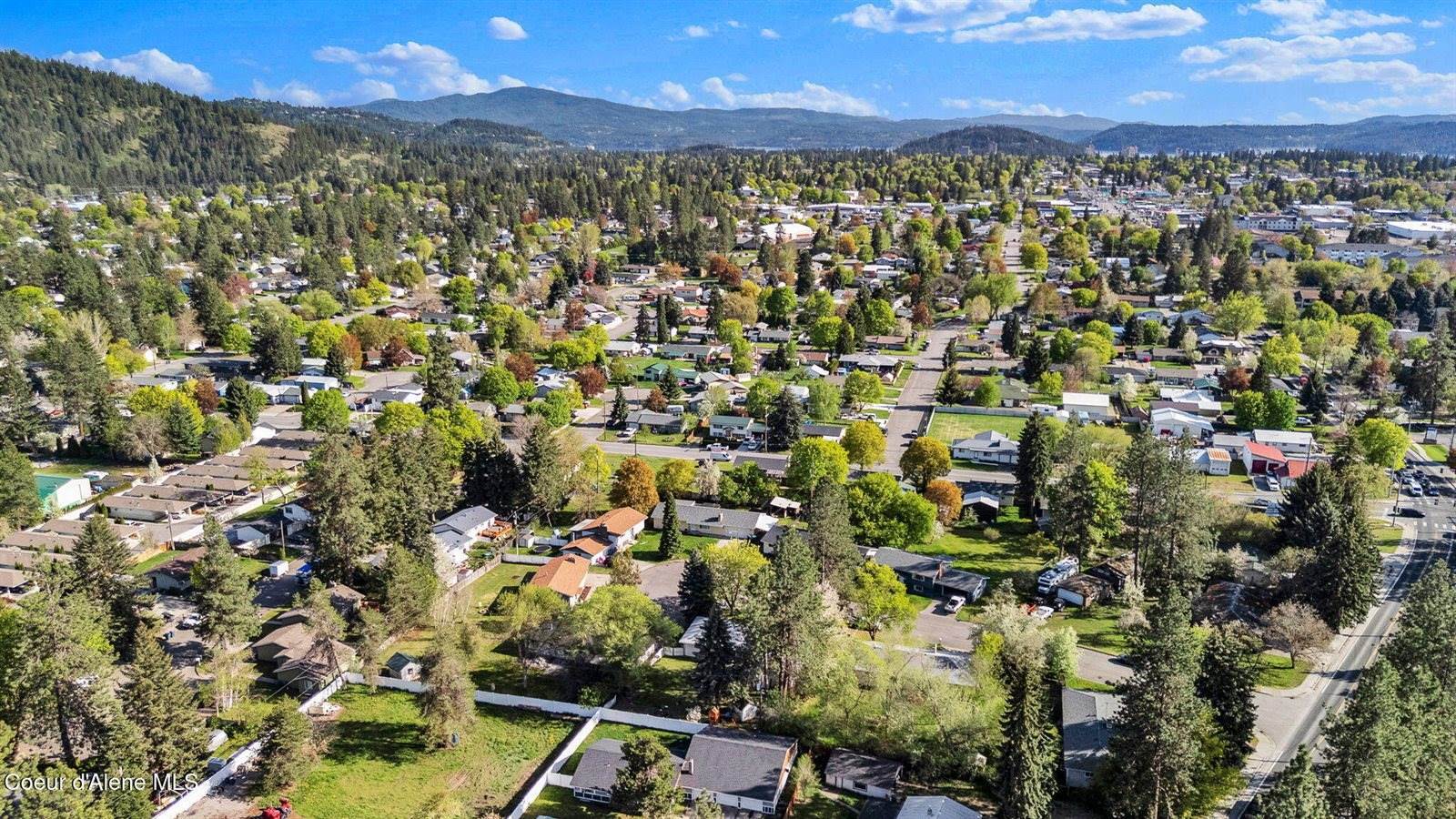 407 East Buttercup Ln, Coeur d'Alene, ID 83815