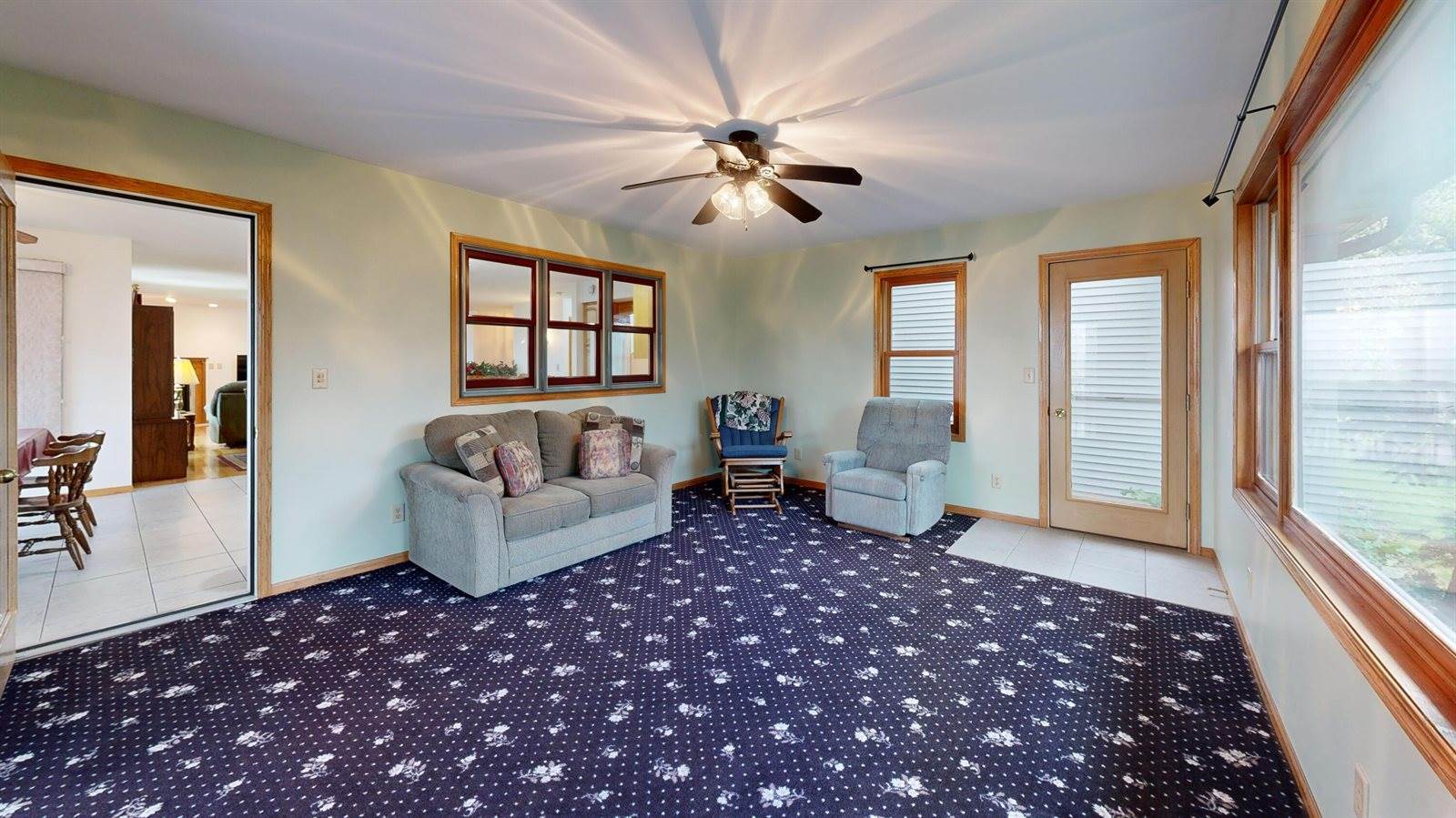 302 Hickory Rd, Genoa, WI 54632