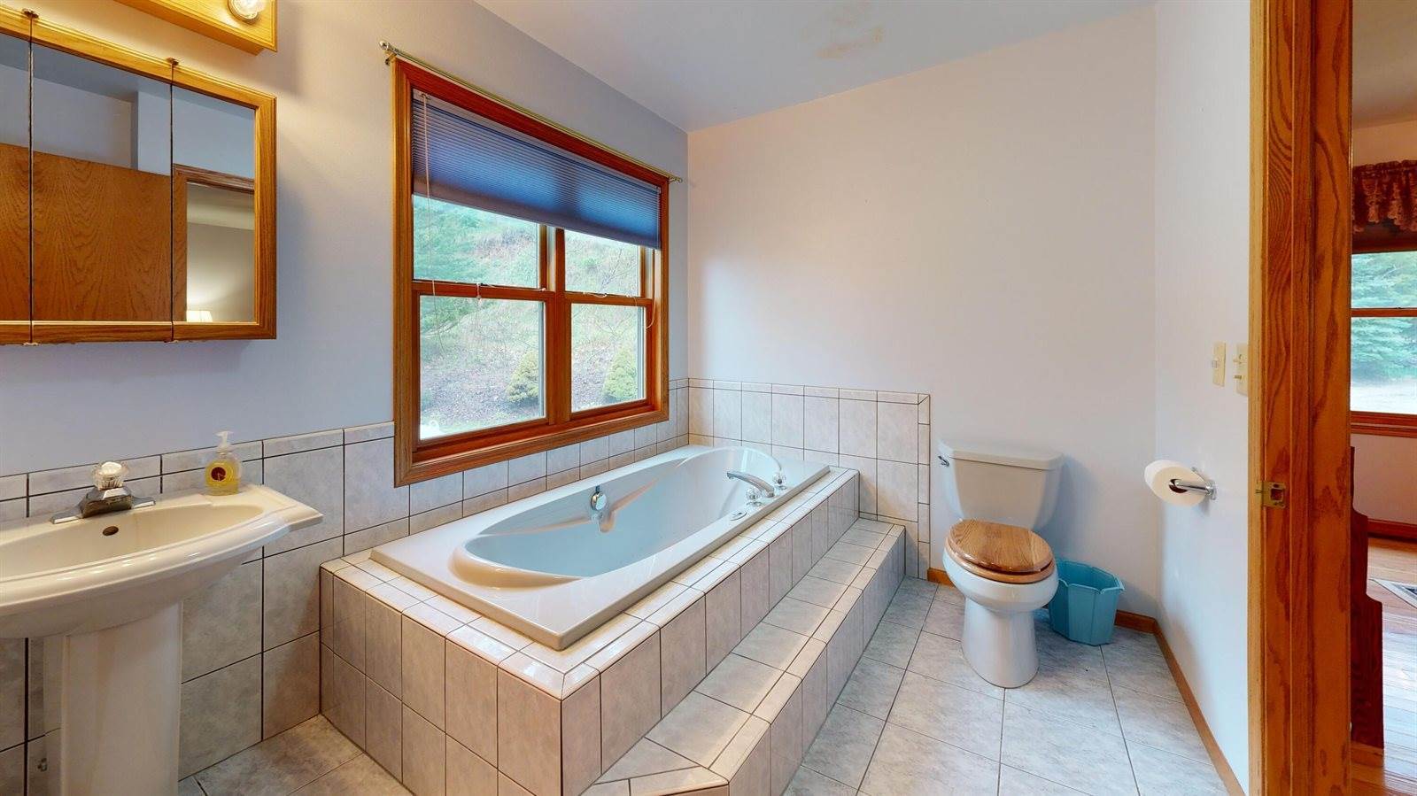 302 Hickory Rd, Genoa, WI 54632