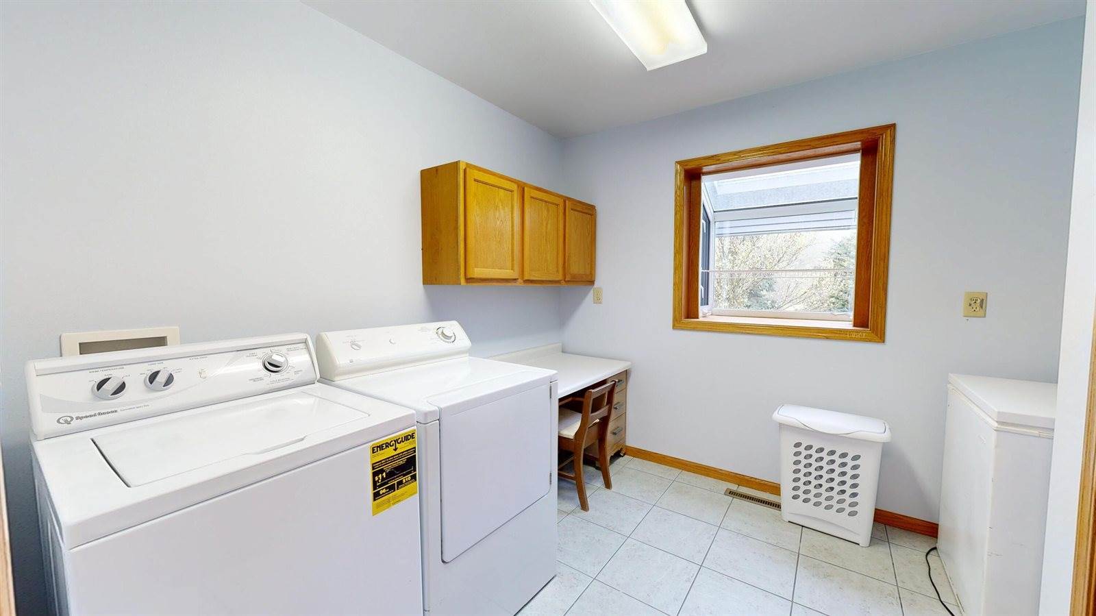 302 Hickory Rd, Genoa, WI 54632