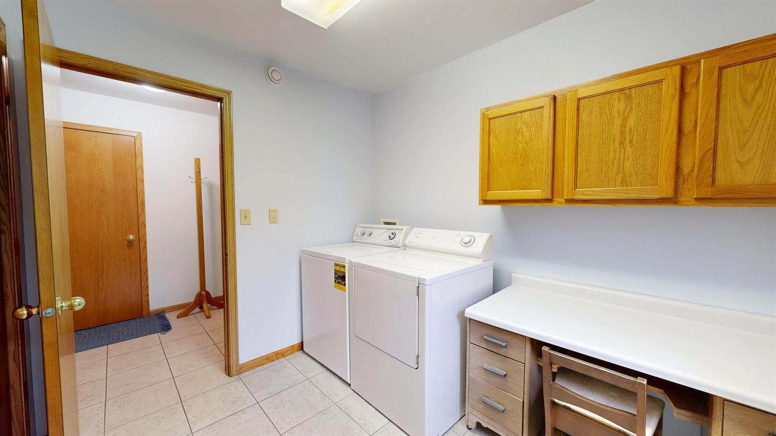 302 Hickory Rd, Genoa, WI 54632